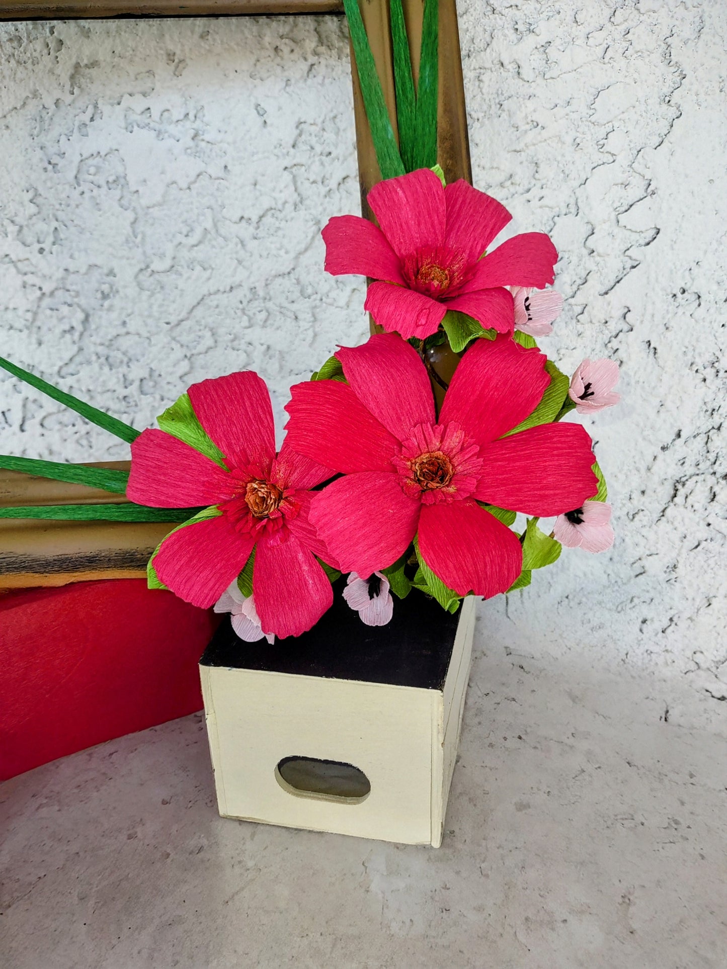 'ol Rustic Picture Frames with Chocolate Cosmos