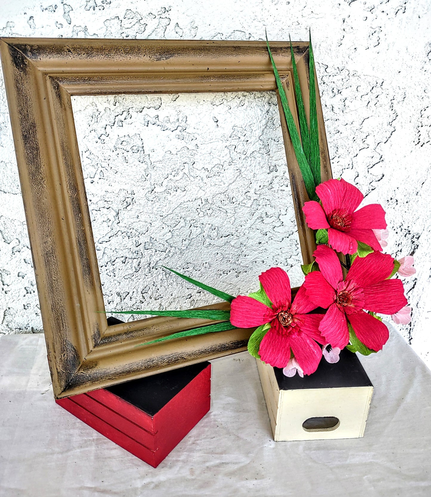 'ol Rustic Picture Frames with Chocolate Cosmos