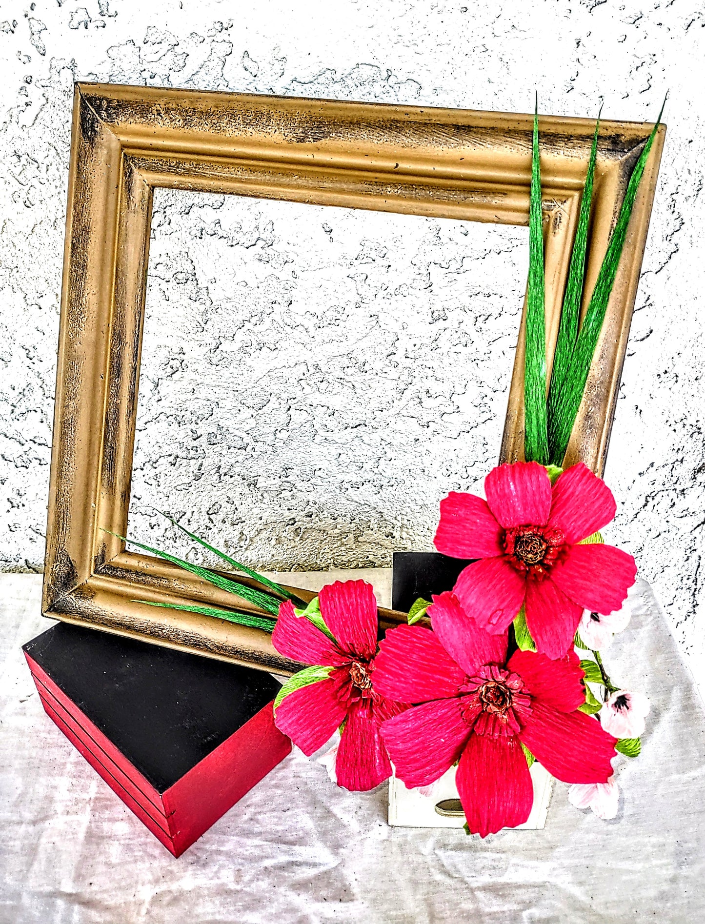 'ol Rustic Picture Frames with Chocolate Cosmos