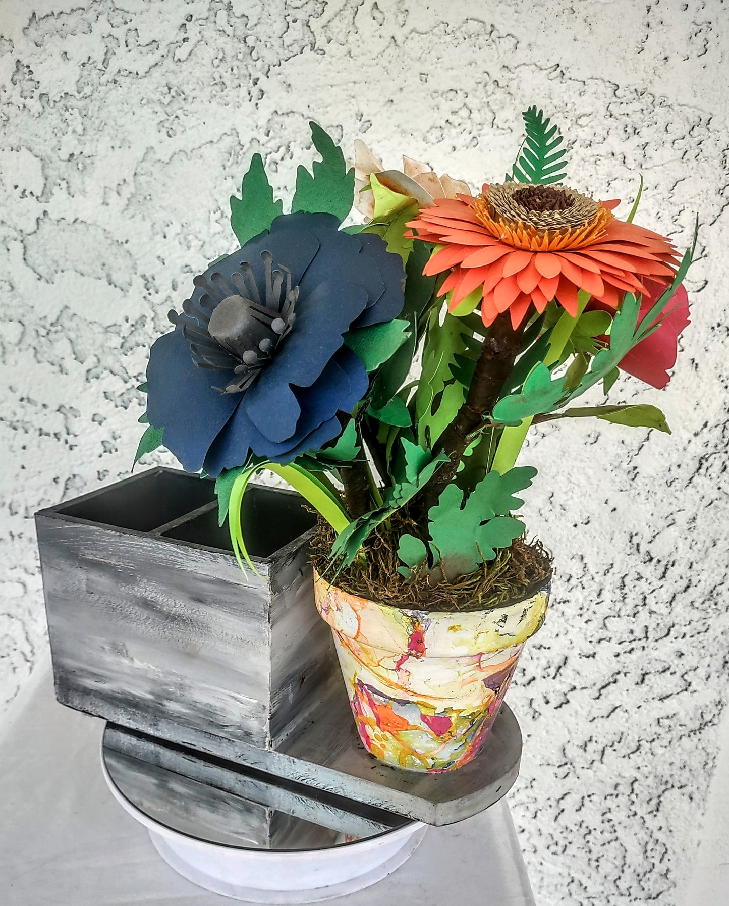 Office Pen and Accessories Holder w/Handmade flowers